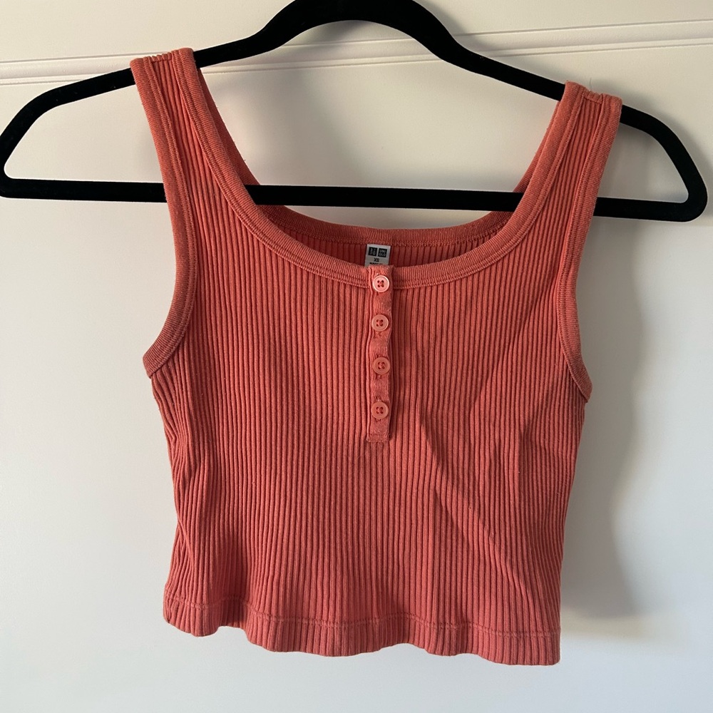 Uniqlo Ribbed Coral Button Tank Top